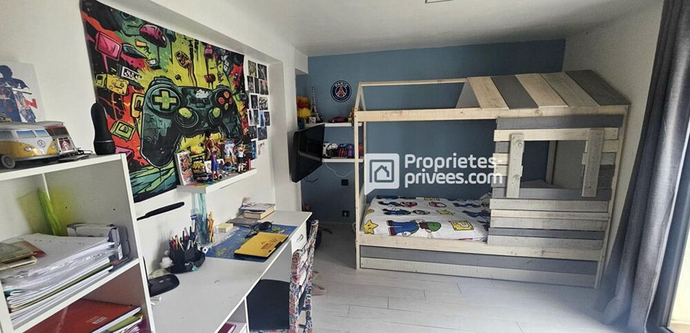 Maison Saint Laurent De La Salanque de 180 m2 divisée en deux appartements