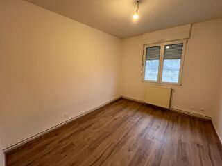 Appartement à louer 4 pièces 96 m²