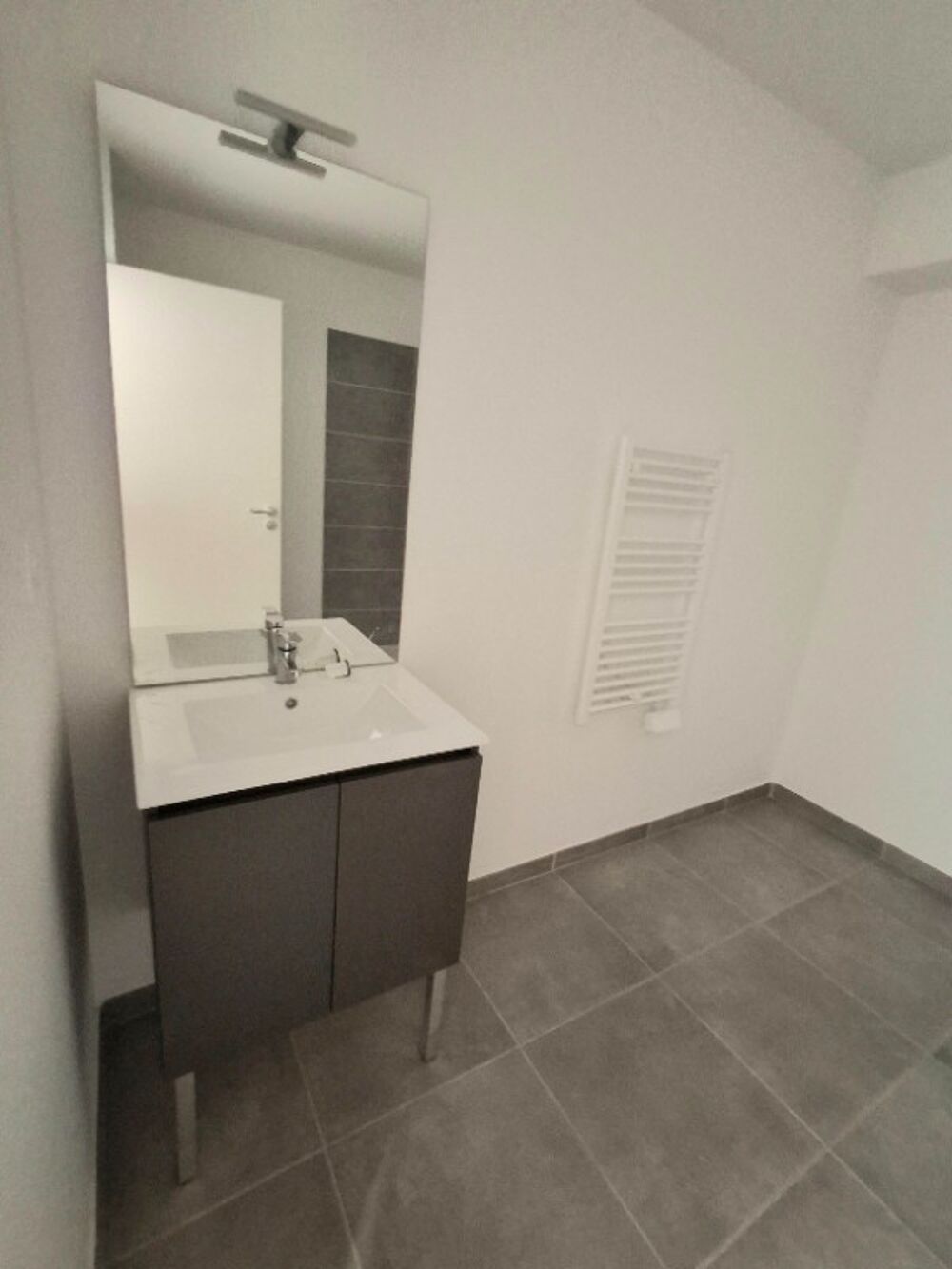 T1 NEUF avec balcon et parking à MONTEUX