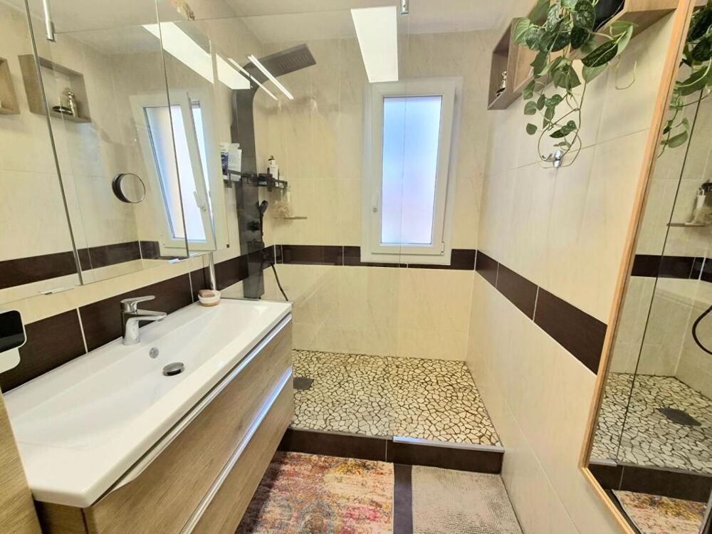 Vente Appartement APPARTEMENT T3 CENTRE VILLE- SIX FOURS Six fours les plages