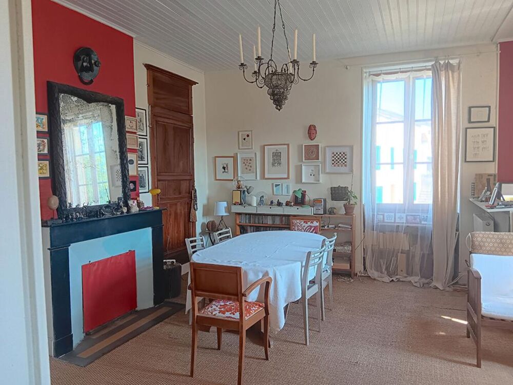 Cahors 46090, maison de village avec grand jardin et jolie grange