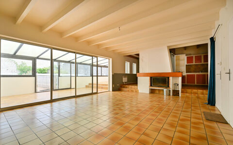   Dpt Charente Maritime (17), viager � vendre MONTGUYON maison P8 Maison - 8 pi�ce(s) - 200 m�