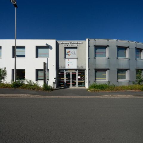 Location bureaux Poitiers - 10 à 60 m² - Poitiers Nord 67 86360 Chasseneuil du poitou