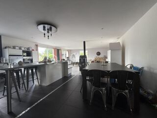  Propriété/château à vendre 5 pièces 148 m²