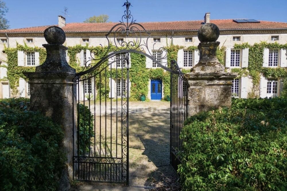 CASTRES (81100) PROPRIÉTÉ DEXCEPTION - Parc 5 Ha - 14 Pièces - Écurie - Dépendances - Pigeonnier