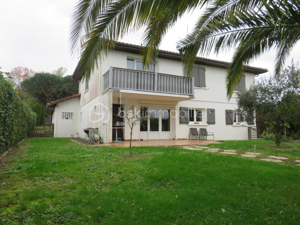 Vente Maison Jolie Maison 7 pièces de 157 m² sur grand terrain Hagetmau