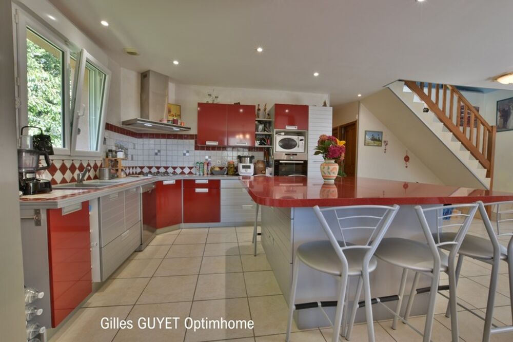 BERNAY,MAISON INDIVIDUELLE T9, DPE:C 177M 6 chambres. Terrain de 1000M² env. 319990€