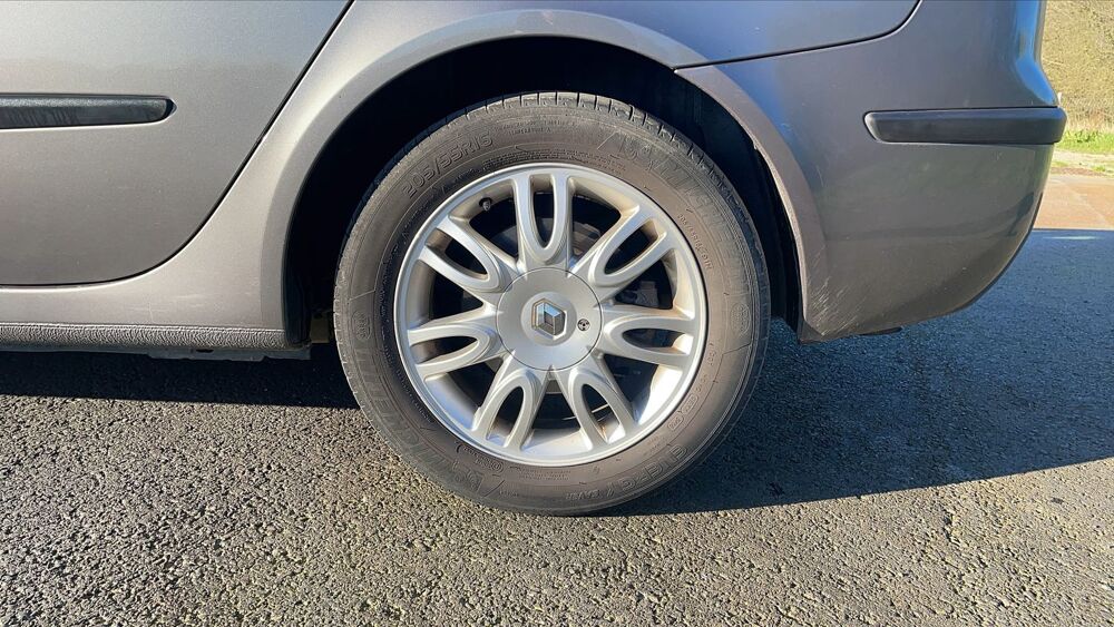 Laguna II 1.9 dCi 110 Pack Authentique 2006 occasion 35300 Fougeres
