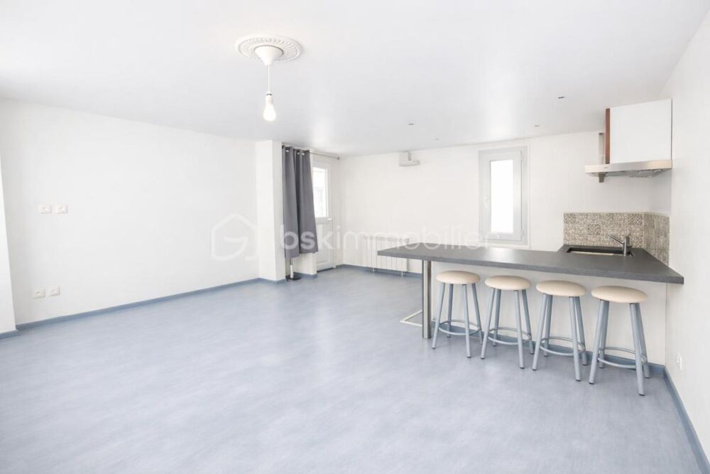 Vente Appartement Savigny/Orge Coeur de ville à 2 min à pied du RER C, spacieux 2 pièces  en très bon état + cave Savigny sur orge