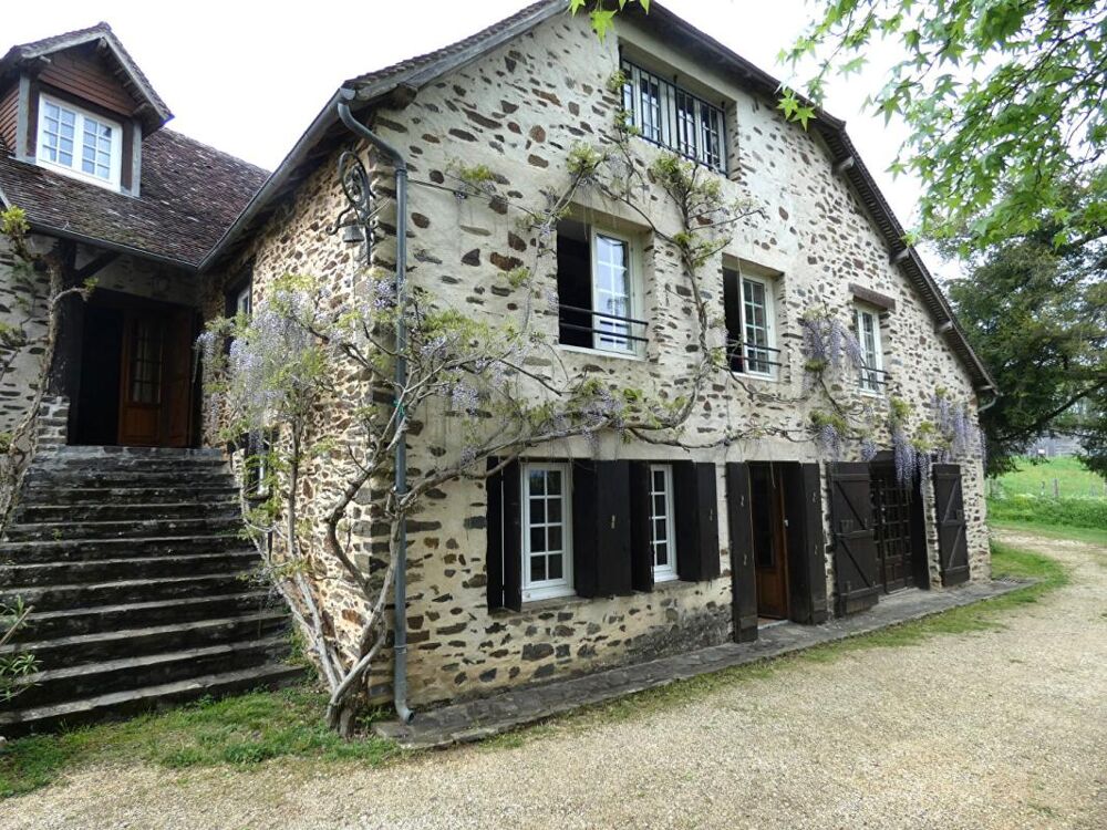 Propriété Payzac 440 m2 / 9 chambres /terrain 3 hectares / bord de rivière