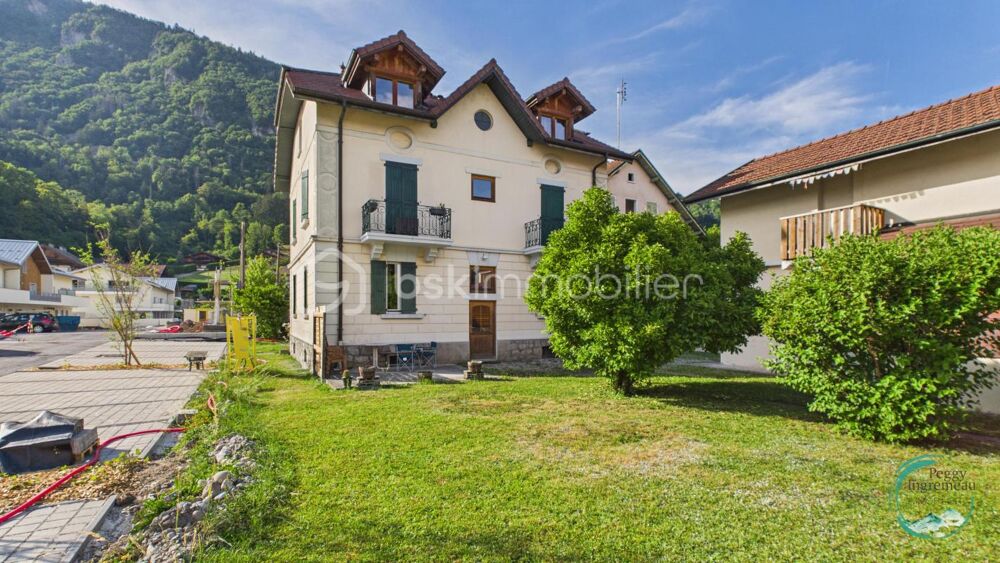 Appartement T2, jardin privatif, stationnements et vue montagnes