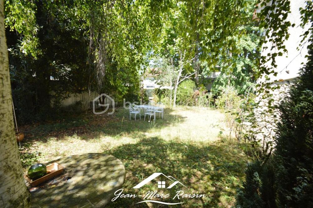 Maison 8 pièces 122 m² · à Le Blanc Mesnil · 122 m² · 350 000 €