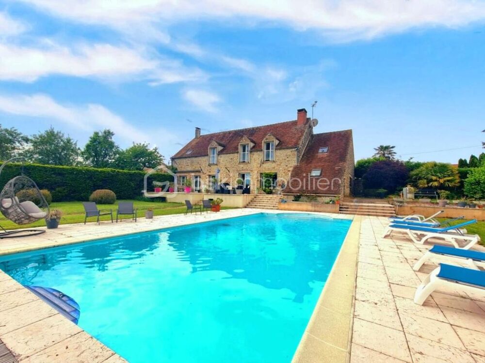 CHARMANTE MAISON EN PIERRE, 8 PIÈCES, 4 CHAMBRES, GARAGE, ANNEXES, PISCINE !!!