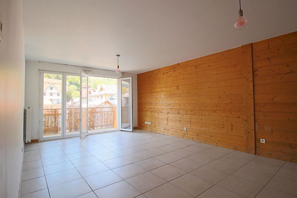 SALLANCHES, CENTRE VILLE APPARTEMENT T3 ,64 M2 275000 euros