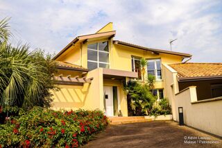  Maison  vendre 8 pices 226 m