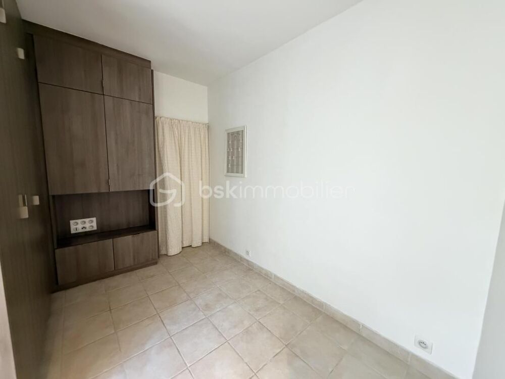 Location Appartement Studio avec salle d'eau et wc Paris 7