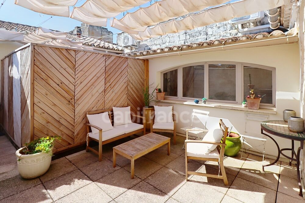 GARD (30) AIGUESMORTES (30220) intra-muros A vendre appartement T4 ~97 m2, 4 chambres et terrasse de 8.5 m2