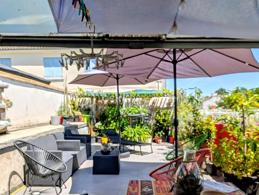 À vendre  Charmante maison DE PLEIN PIED au coeur du Mas dAgenais