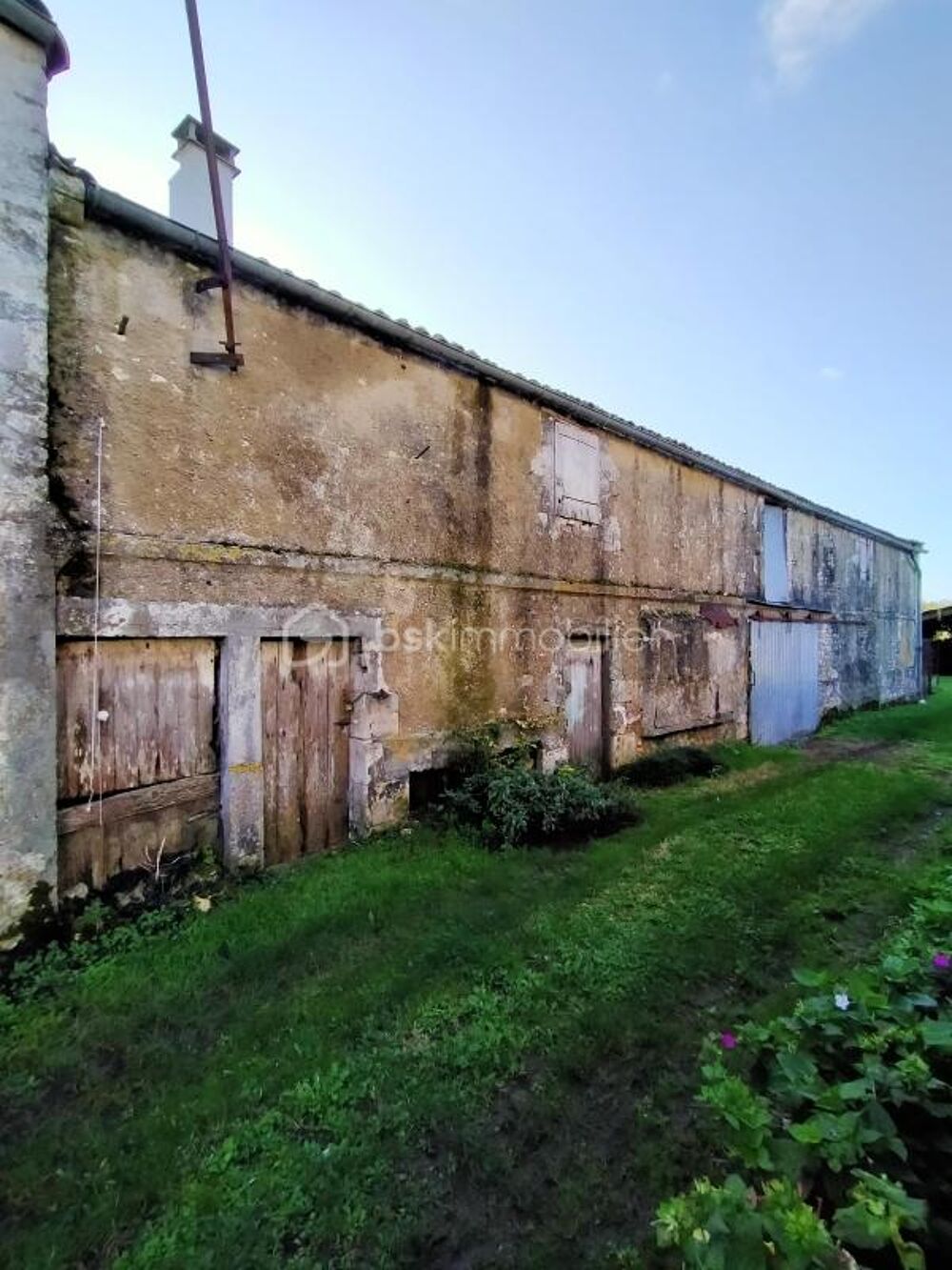 Maison de village à rénover  83 m²  proximité immédiate des commerces et services