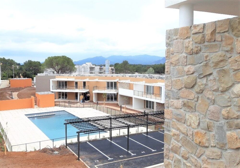 Location Appartement T2 avec terrasse, parking  à Roquebrune-sur-Argens Roquebrune sur argens