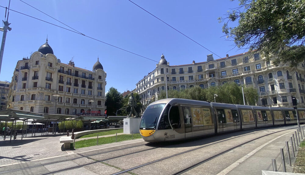 T2 grande terrasse à NICE (Libération)