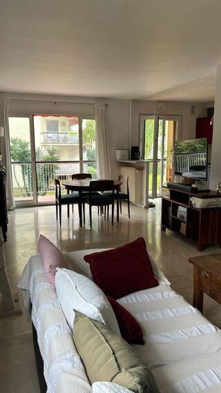  Appartement à louer 4 pièces 85 m²
