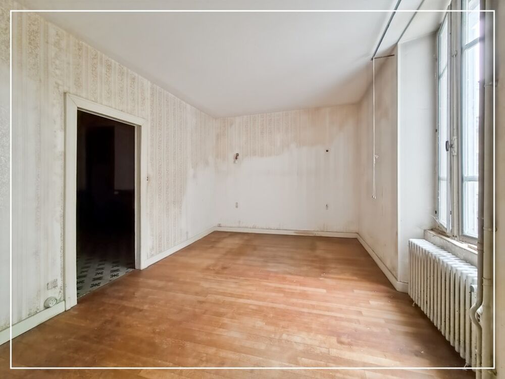 Maison à vendre 8 pièces + grange PREVERANGES (18)