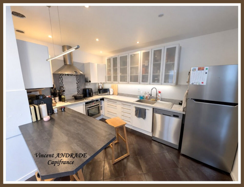 Maison familiale 3 chambres avec cour  Saint-Vrain centre