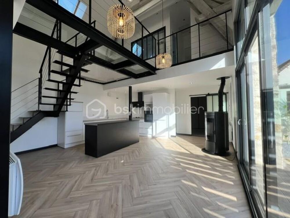 Magnifique longère-briarde en L, offrant 153m2 de charme/volume et robustesse + terrasse privative = vrai coup de coeur !!!