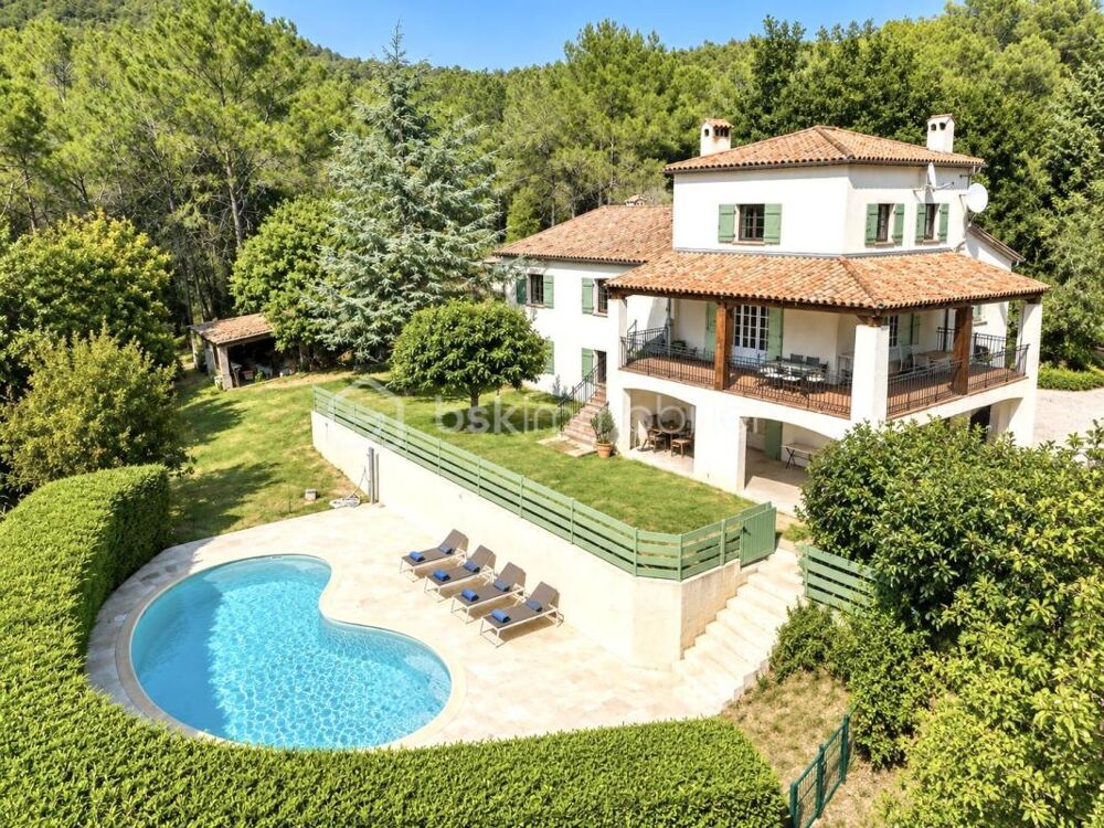 à vendre  Propriété/château Fayence (83440)