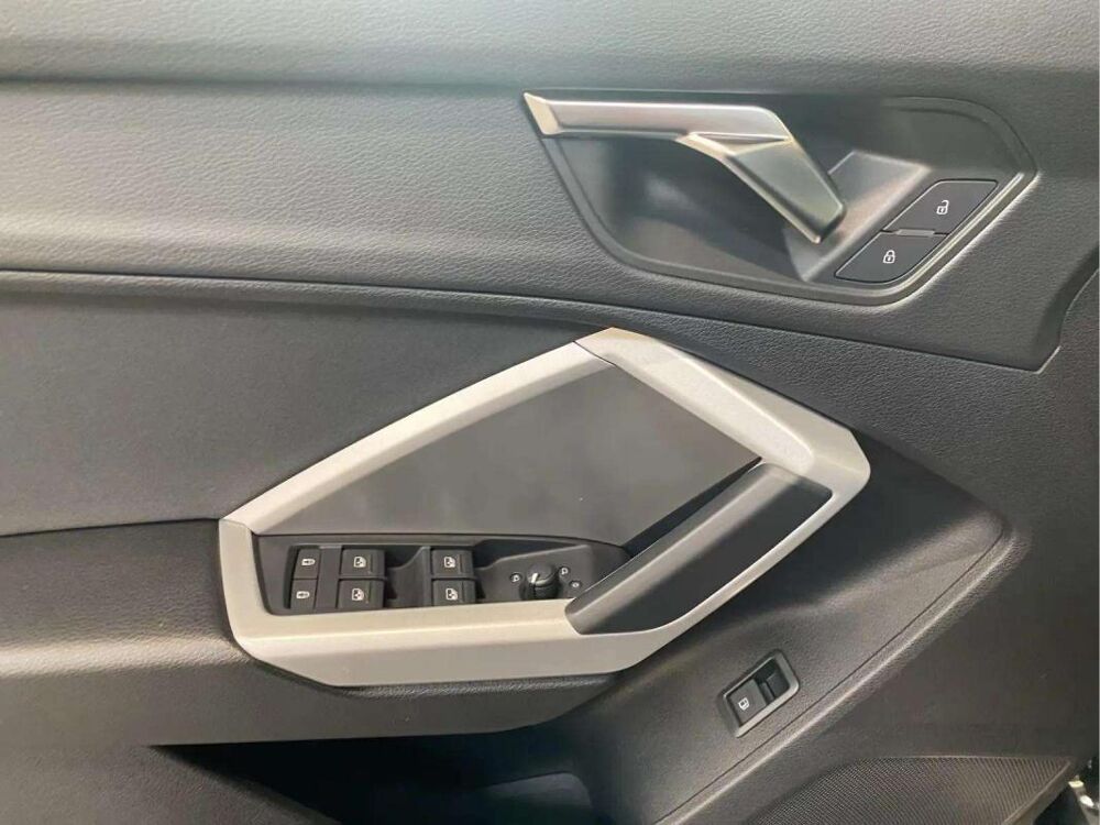 Q3 Sportback • 45 TFSI e S line Attache remorque Toit ouvrant 2023 occasion 33600 Pessac