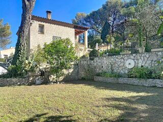 Vente Villa NÎMES CAMPLANIER : Villa familiale de plus de 130 m² et annexes, piscine à débordement, vue Tour Magne Nimes