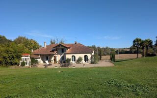 Vente Maison « Le Couvent » - une demeure à l'histoire singulière Montsoue