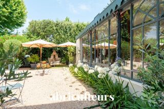  Maison à vendre 15 + pièces 495 m²