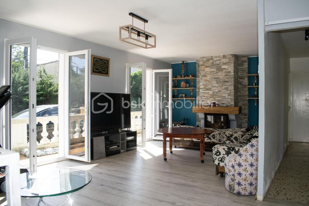Saint André de Sangonis. Charmante maison sur un terrain arboré de 613 m²