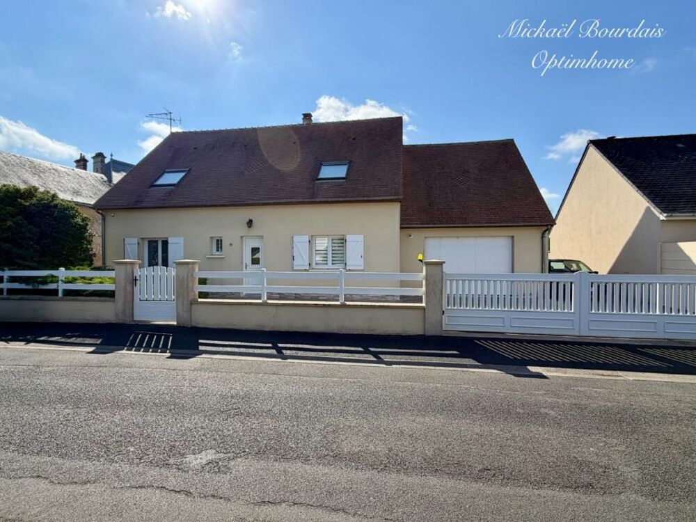 Vente Maison EXCLUSIVITÉ – LE LUDE – Maison 4 chambres - Vie de plain-pied - 3 garages - Terrain clos - Centre-ville à pied Le lude