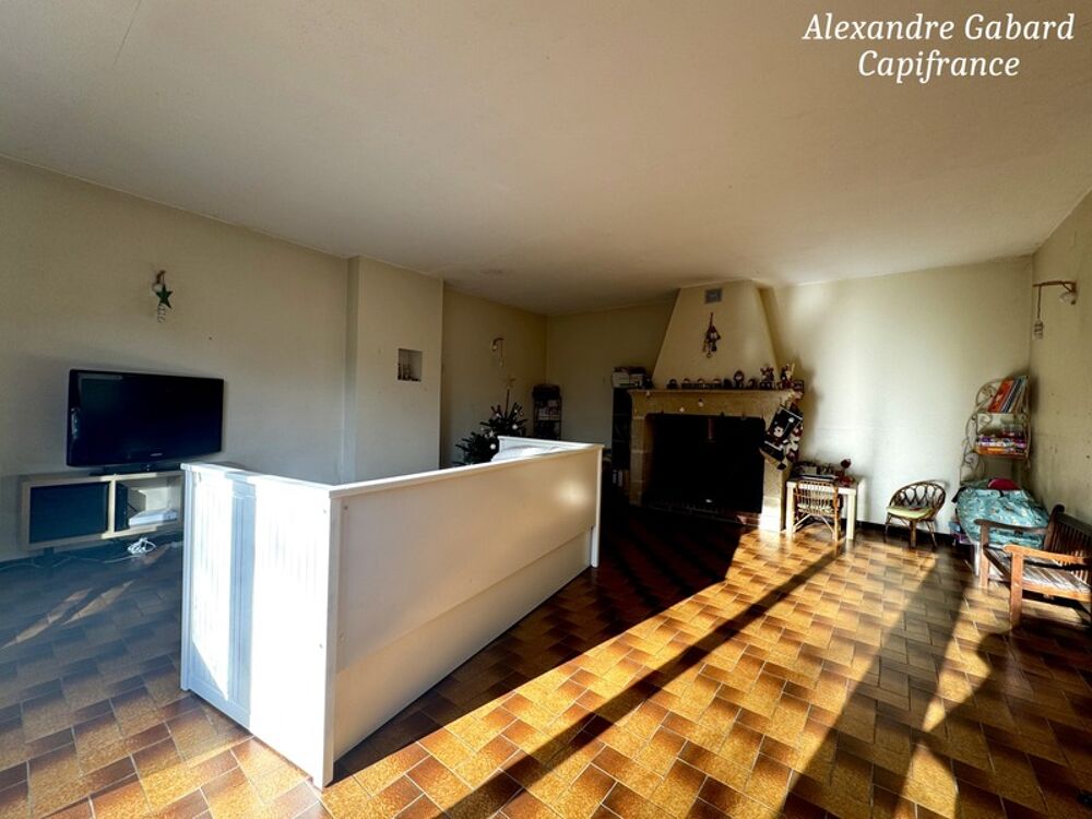 Maison en pierres - 3 chambres - Jardin 2 471 m² - Dépendance