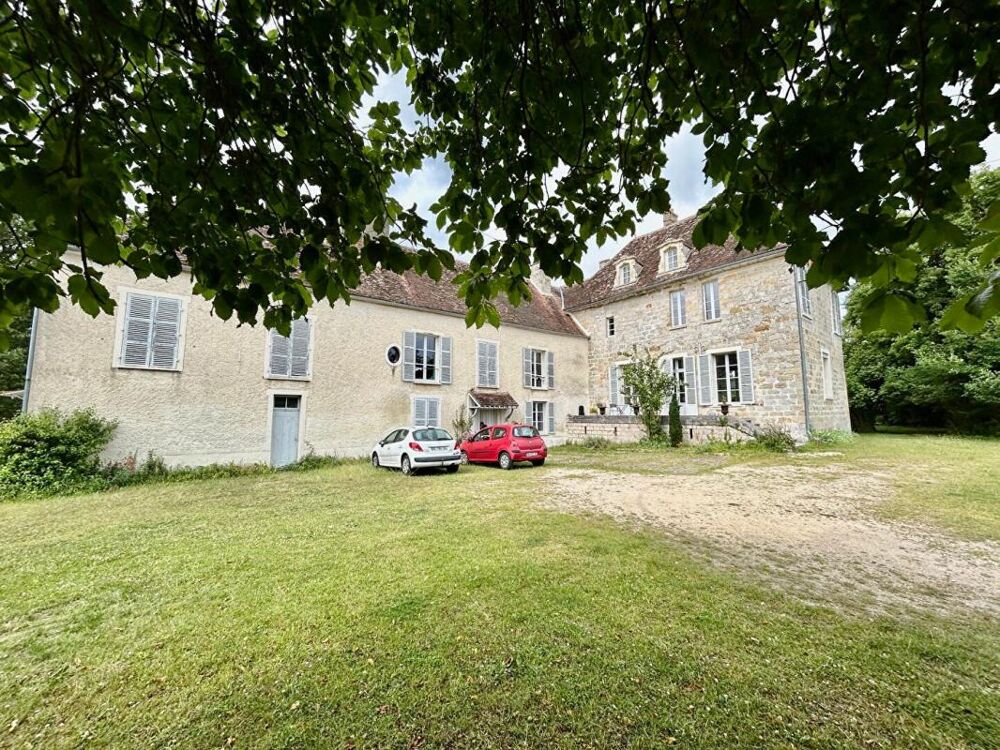 PROPRIÉTÉ SEIGNEURIALE DE 484 m2 + GRANGE DE 485 m2 À 990 000 SUR 20 HECTARES