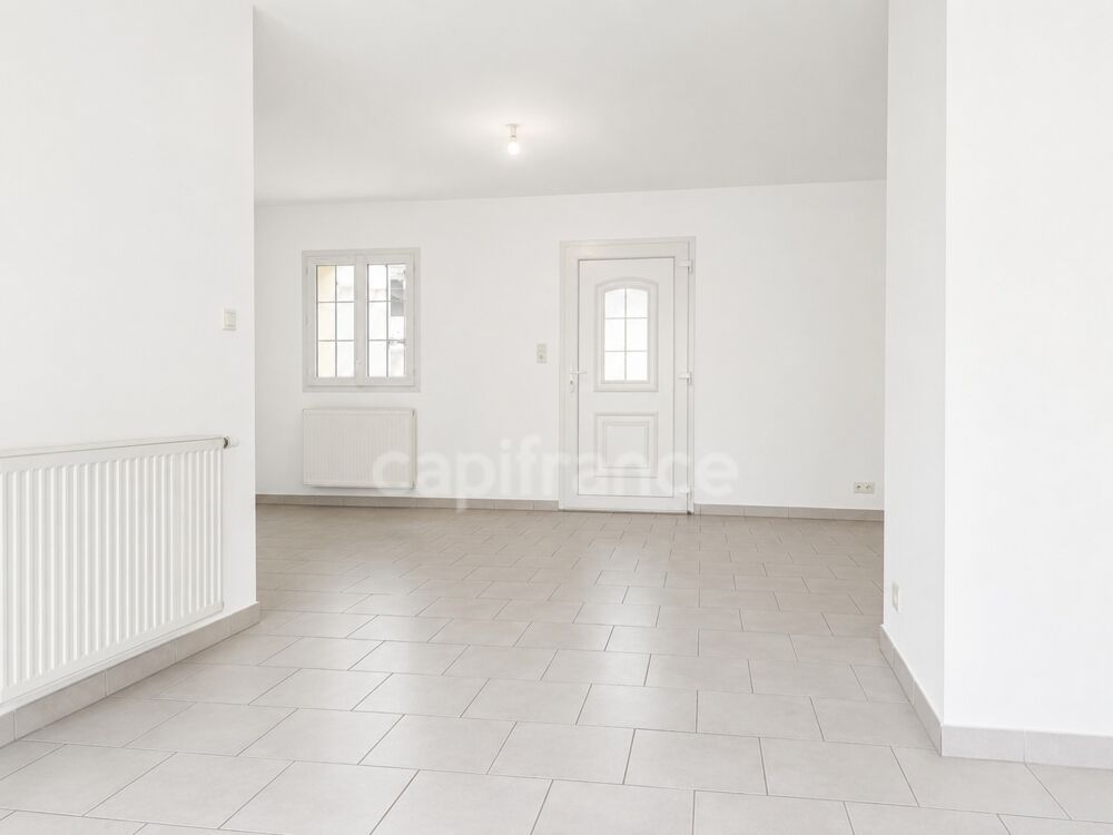 Vente Appartement SITUÉ À 10 MINUTES DU MANS - Appartement 2 pièces de plain-pied rénové avec une place de stationnement Le mans