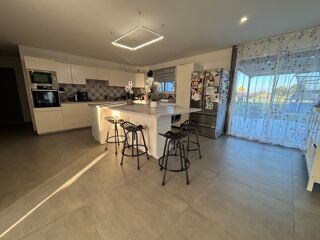  Maison � vendre 6 pi�ces 180 m�