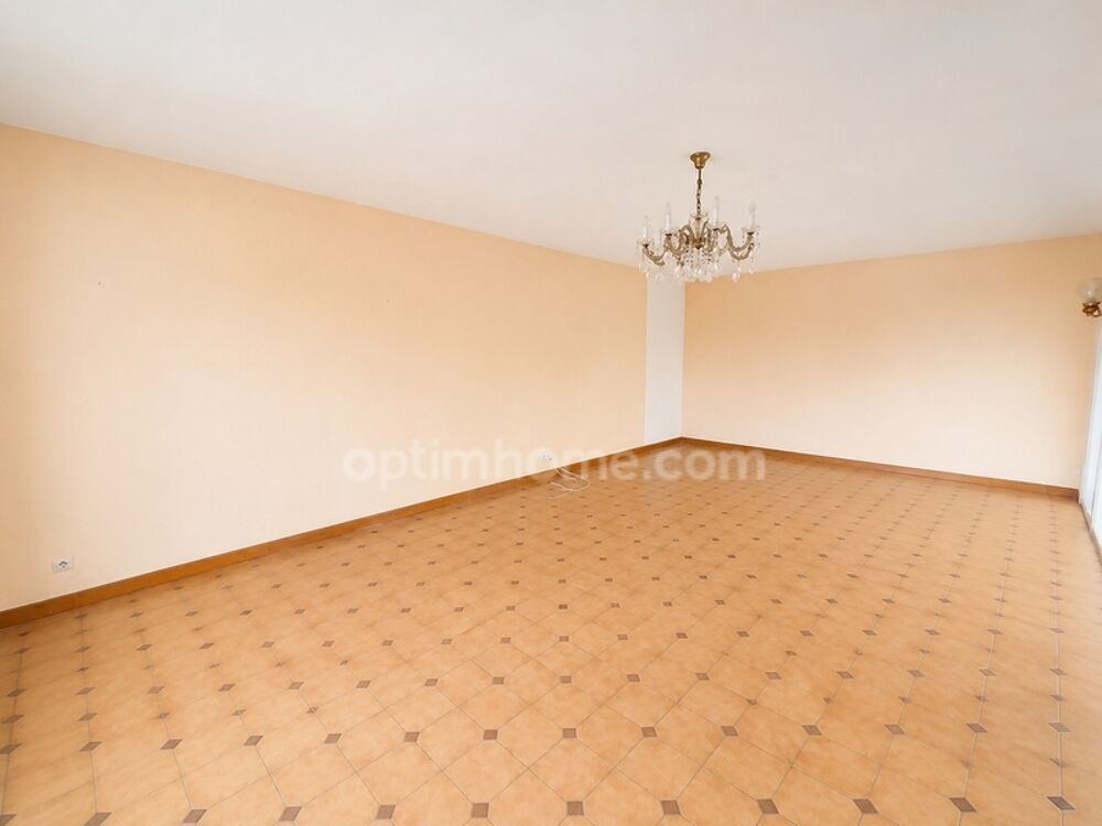 Vente Maison Villa 9 pièces 190m2 avec garage et jardin à MONTBLANC (34290) Montblanc