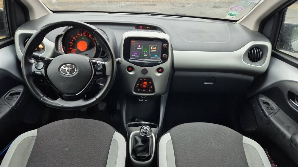 Aygo 1.0 VVT-i 69 X-Play 2017 occasion 91130 Ris Orangis