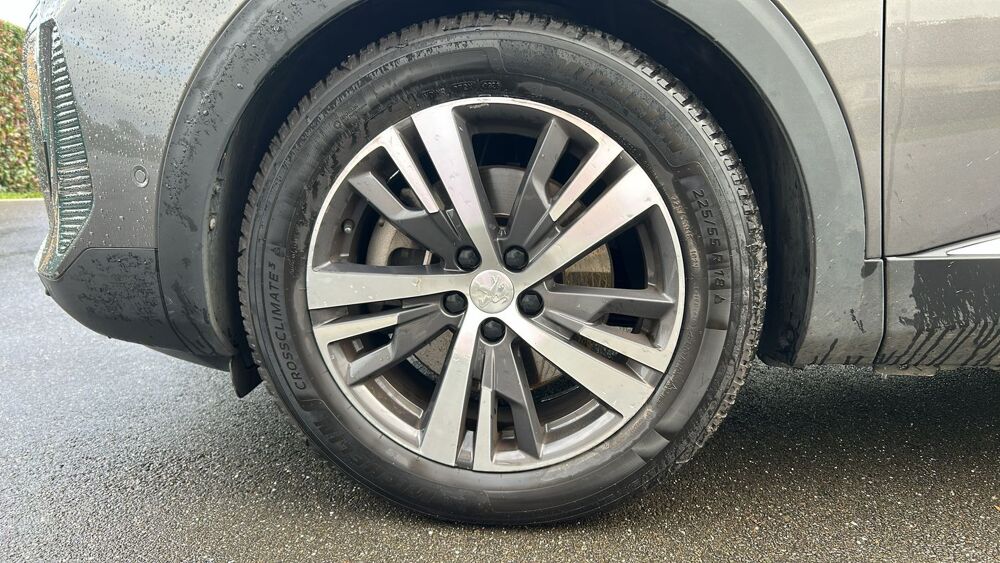 3008 II 1.6 THP 225 Hybride e-EAT8 Roadtrip 2021 occasion 14700 Aubigny