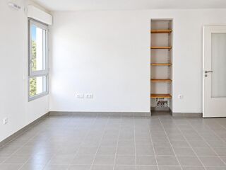  Appartement à louer 4 pièces 87 m²