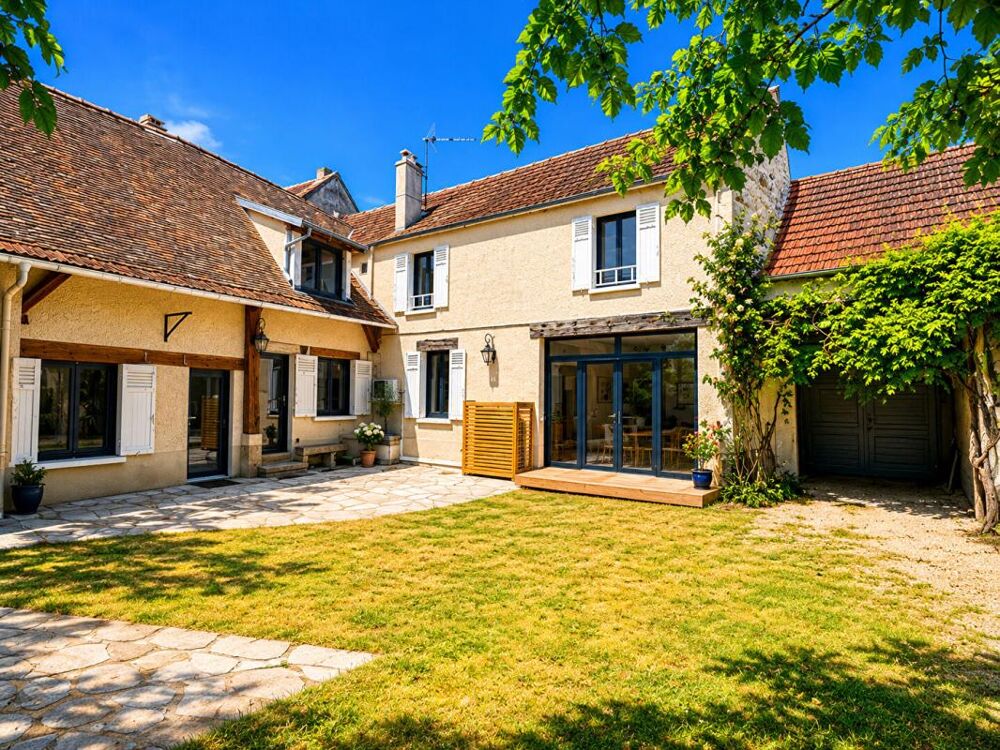 PROPRIÉTÉ DE CARACTÈRE - 170 m² HABITABLES, 5 CHAMBRES ET DÉPENDANCES À FORT POTENTIEL