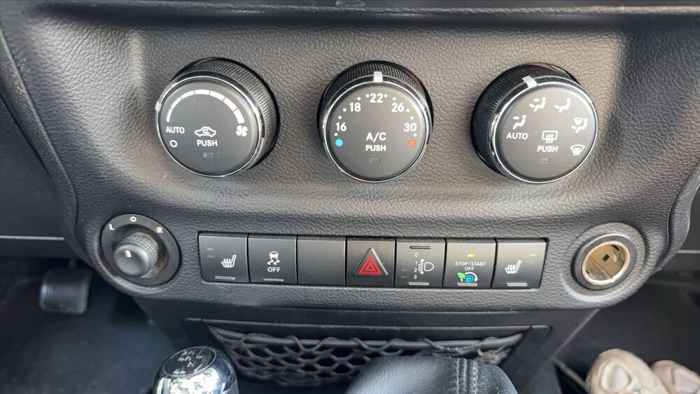 Wrangler JKU 2.8 CRD 200 4WD Sport - Toit ouvrant 2014 occasion 88100 Saint Die Des Vosges