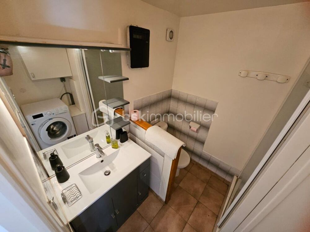 Location Appartement Titre : Studio meublé 30 m² en bas de villa - Proche Hôpital, Facs & Bus - Calme Aix en provence
