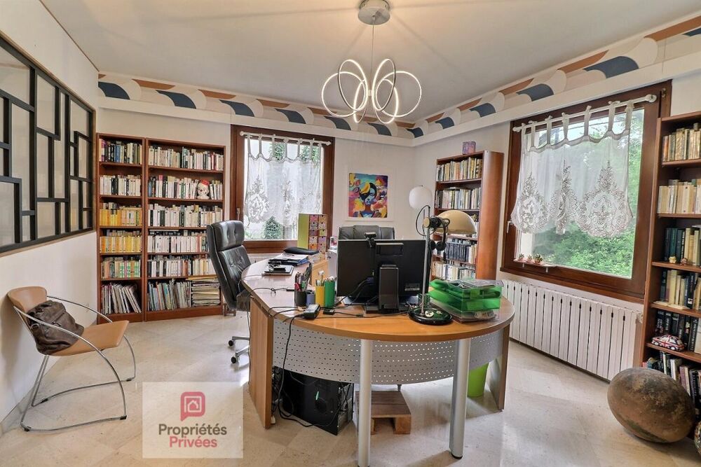 Maison familiale 5 chambres - 209 m² avec sous-sol de 160 m² - Piscine - Jardin - Chauffage par Géothermie