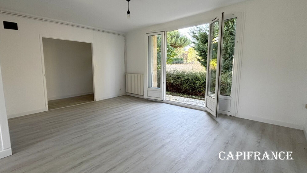 Vente Maison Maison à vendre charmant plain-pied en pierre de taille - 3 chambres - jardin clos et boisé - à FONTCOUVERTE (17100) Fontcouverte