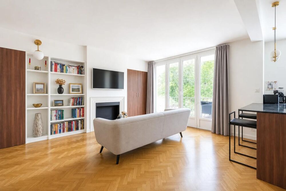 Saint-Cloud - Quartier Val dOr - 71m² rénové - 3 chambres - Balcon - Gare 4mn